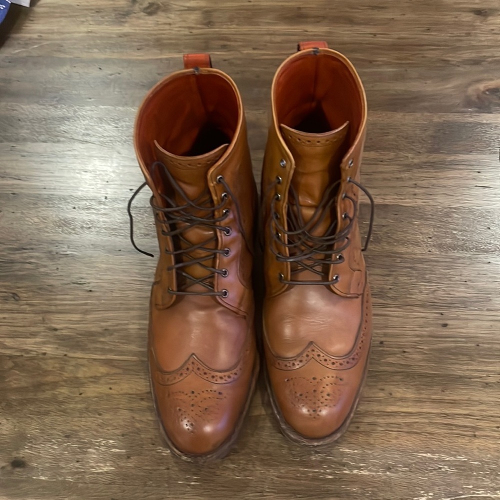 Allen Edmonds size 11.5 D men’s brogue boots. Good condition.